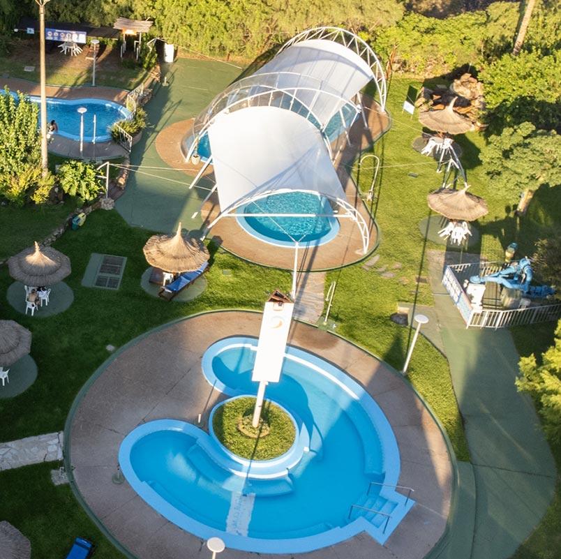 Vista aérea del Parque Termal Agua Clara
