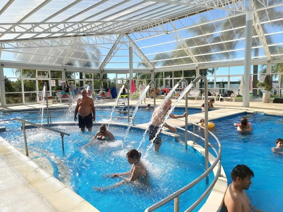 Piscina termal cubierta